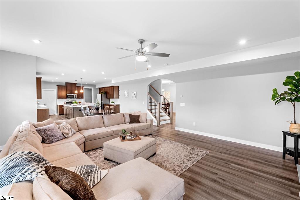 Greenville, South Carolina, 29607, United States, 6 Bedrooms Bedrooms, ,4 BathroomsBathrooms,Residential,For Sale,1986555