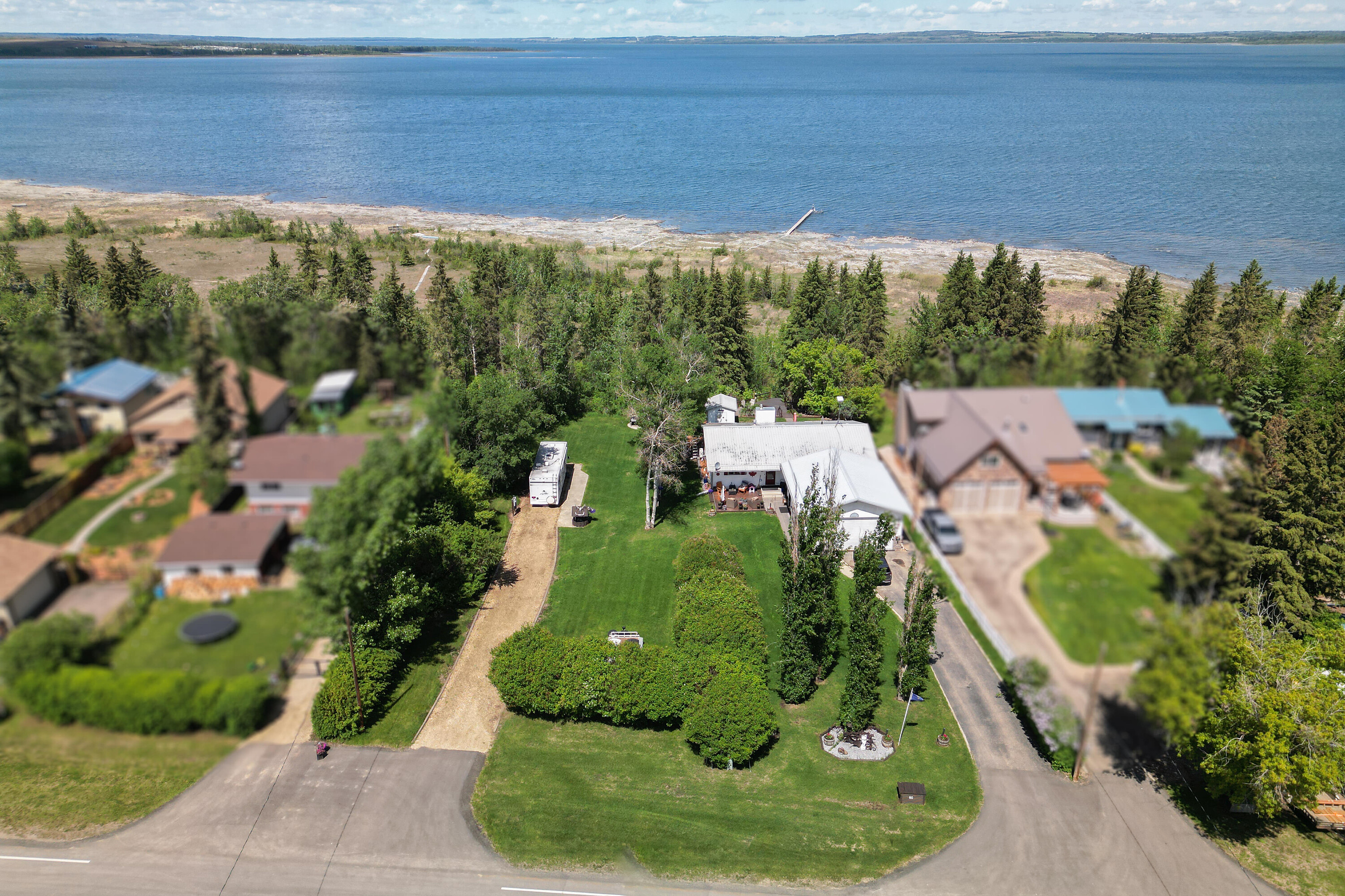  Rural Lacombe County, North - 物件實景