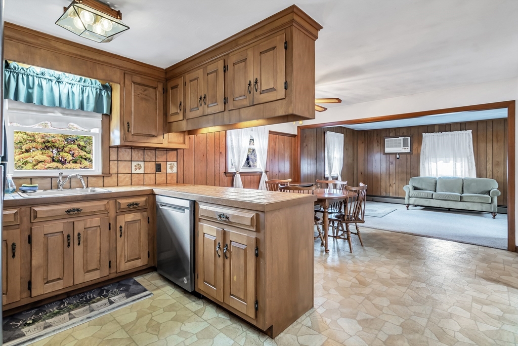 Lawrence, Massachusetts, 01843, United States, 3 Bedrooms Bedrooms, ,1 BathroomBathrooms,Residential,For Sale,1980479