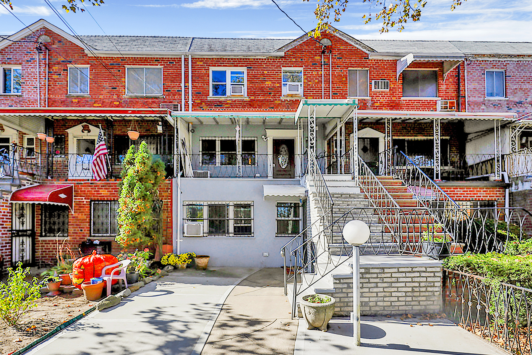 Brooklyn, New York, 11234, United States, 5 Bedrooms Bedrooms, ,3 BathroomsBathrooms,Residential,For Sale,1976876