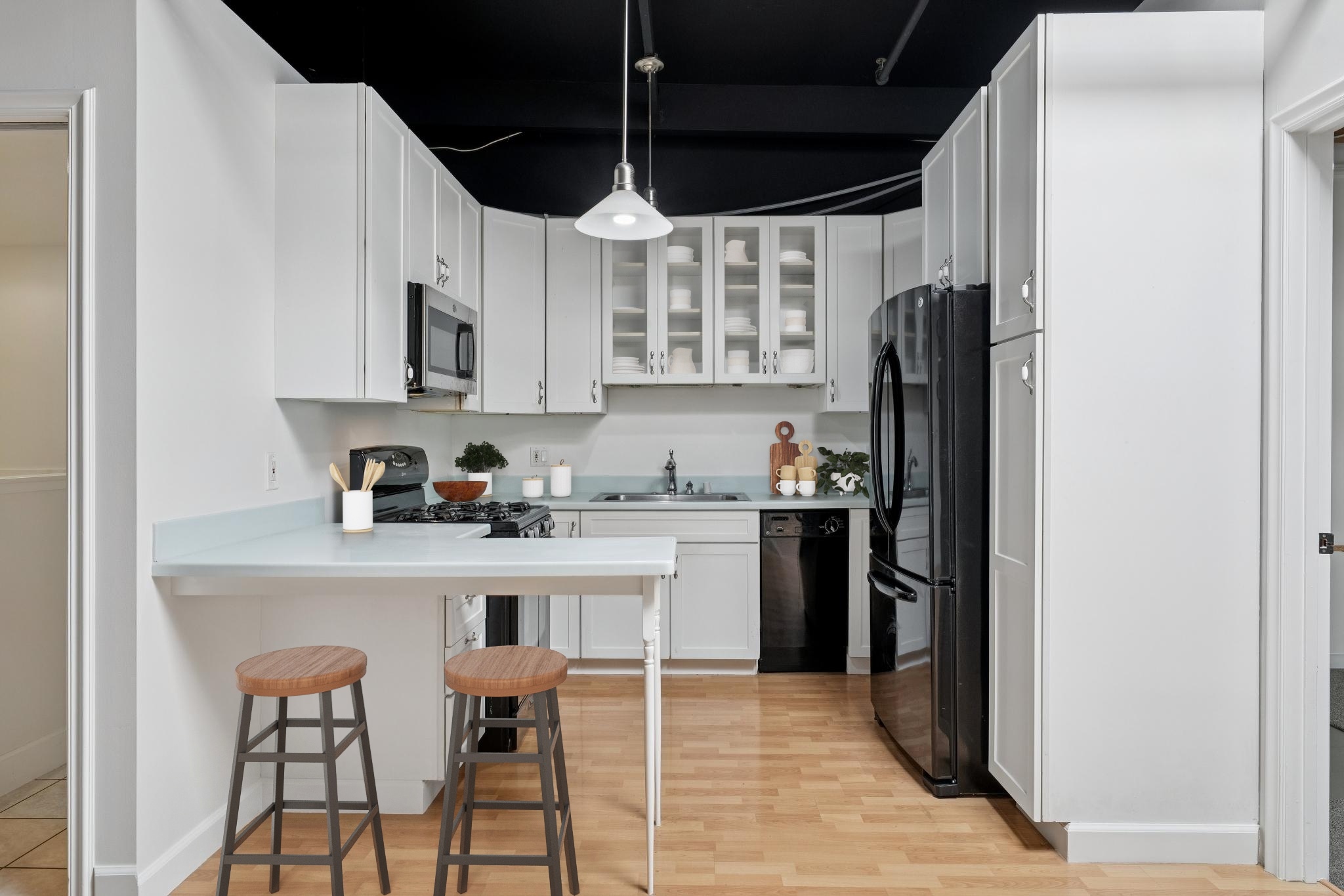  Creative Loft-Style Commercial Space with 15+ Foot Ceilings - 物件實景