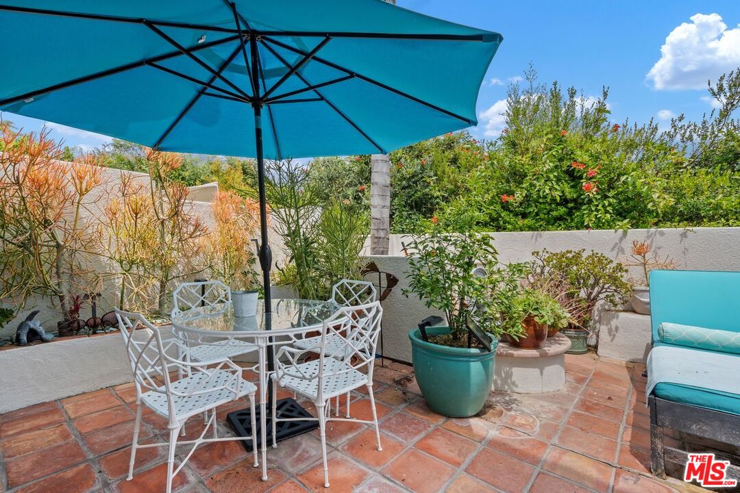 Malibu, California, 90265, United States, 3 Bedrooms Bedrooms, ,3 BathroomsBathrooms,Residential,For Sale,1807651