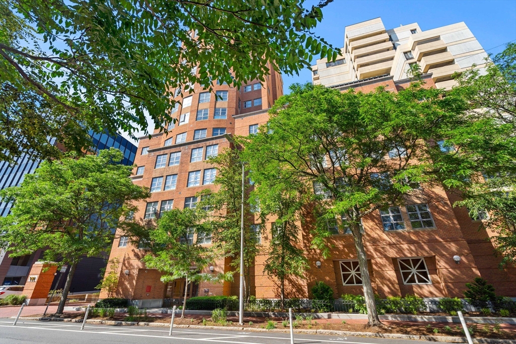 Cambridge, Massachusetts, 02139, United States, 1 Bedroom Bedrooms, ,2 BathroomsBathrooms,Residential,For Sale,1875314