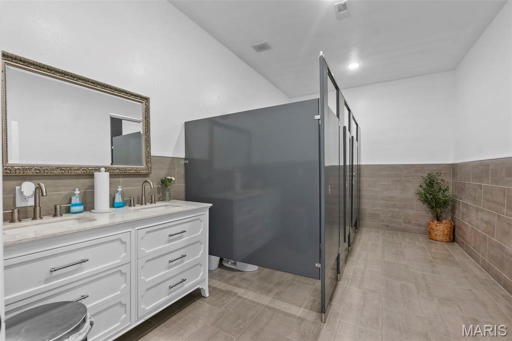 Marble Hill, Missouri, 63764, United States, 2 Bedrooms Bedrooms, ,2 BathroomsBathrooms,Residential,For Sale,1980728