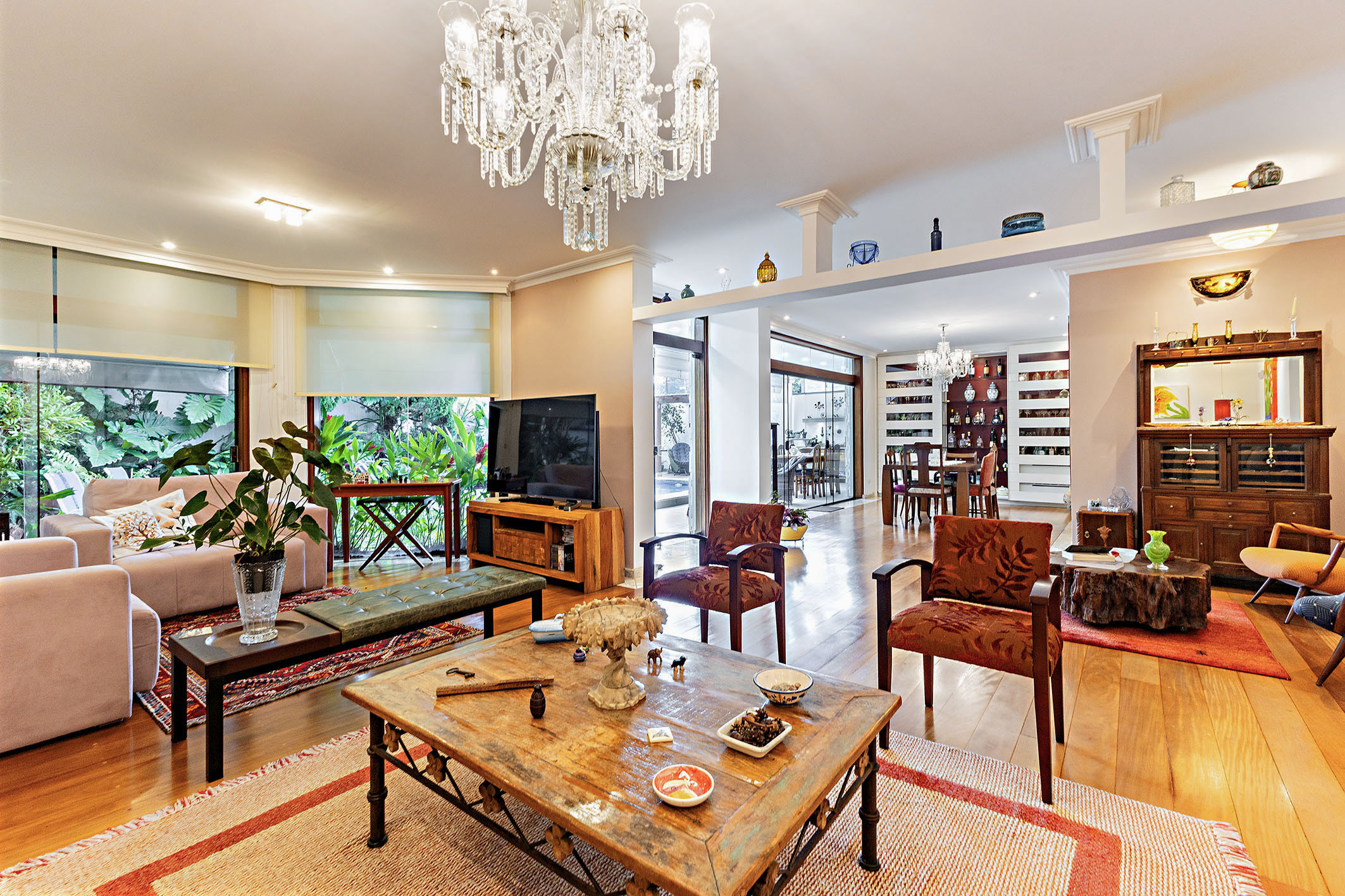  Exclusive residence in a distinctive gated community with five suites - 物件實景