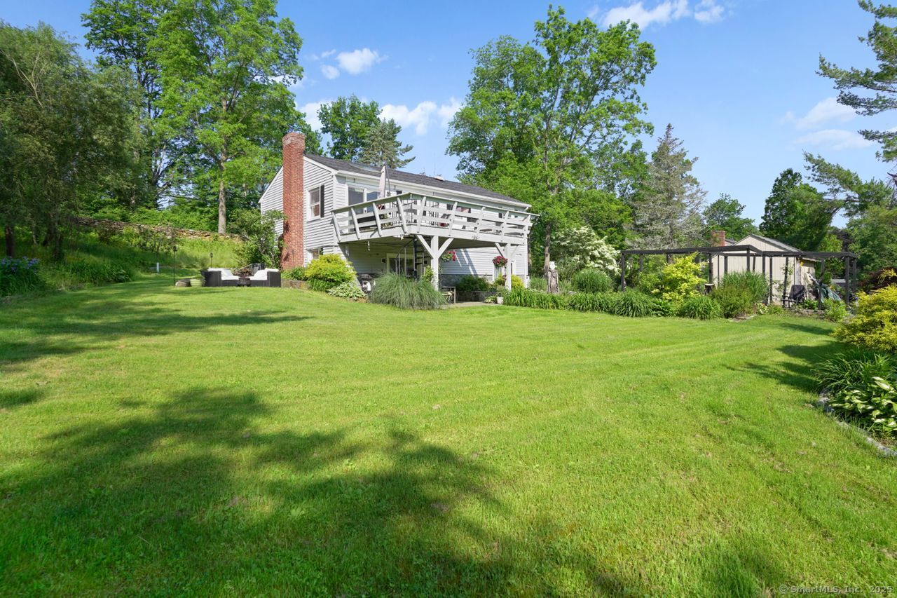 Redding, Connecticut, 06896, United States, 2 Bedrooms Bedrooms, ,1 BathroomBathrooms,Residential,For Sale,1920127