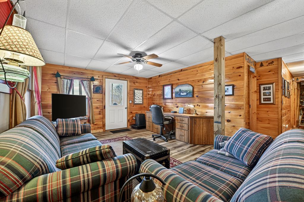 Ellijay, Georgia, 30536, United States, 4 Bedrooms Bedrooms, ,3 BathroomsBathrooms,Residential,For Sale,2003227