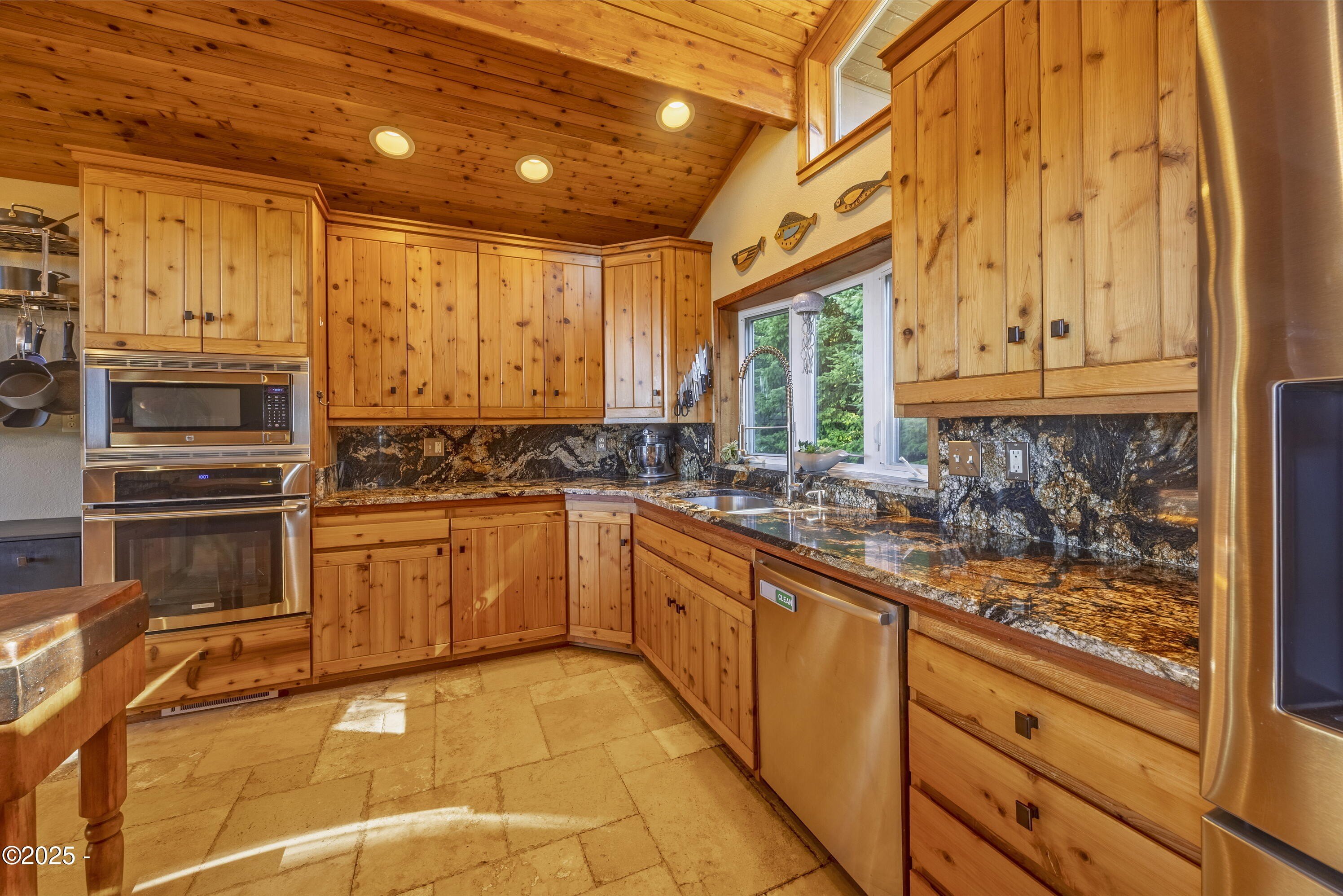 Otis, Oregon, 97368, United States, 4 Bedrooms Bedrooms, ,Residential,For Sale,1927199