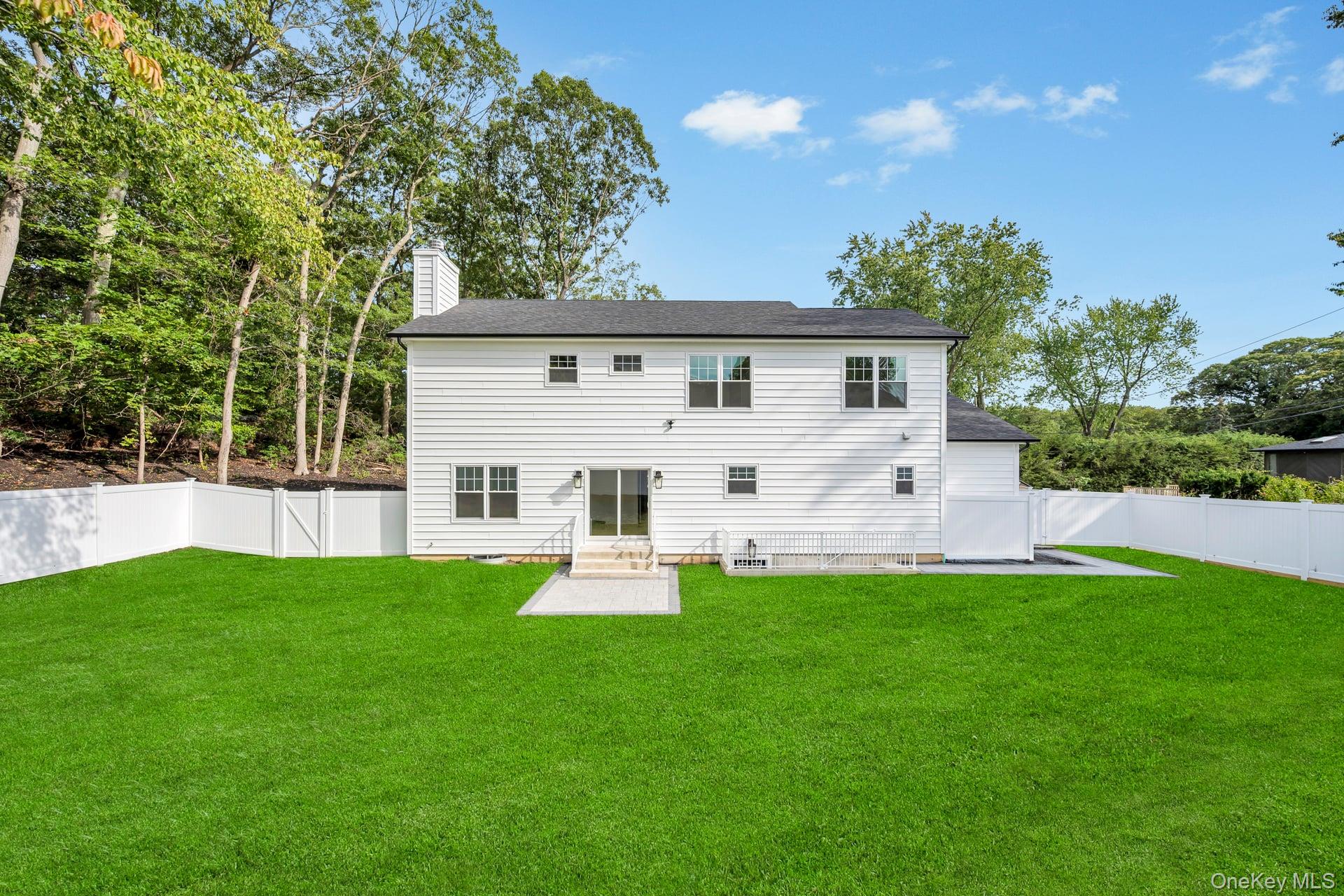Smithtown, New York, 11787, United States, 4 Bedrooms Bedrooms, ,3 BathroomsBathrooms,Residential,For Sale,1934654