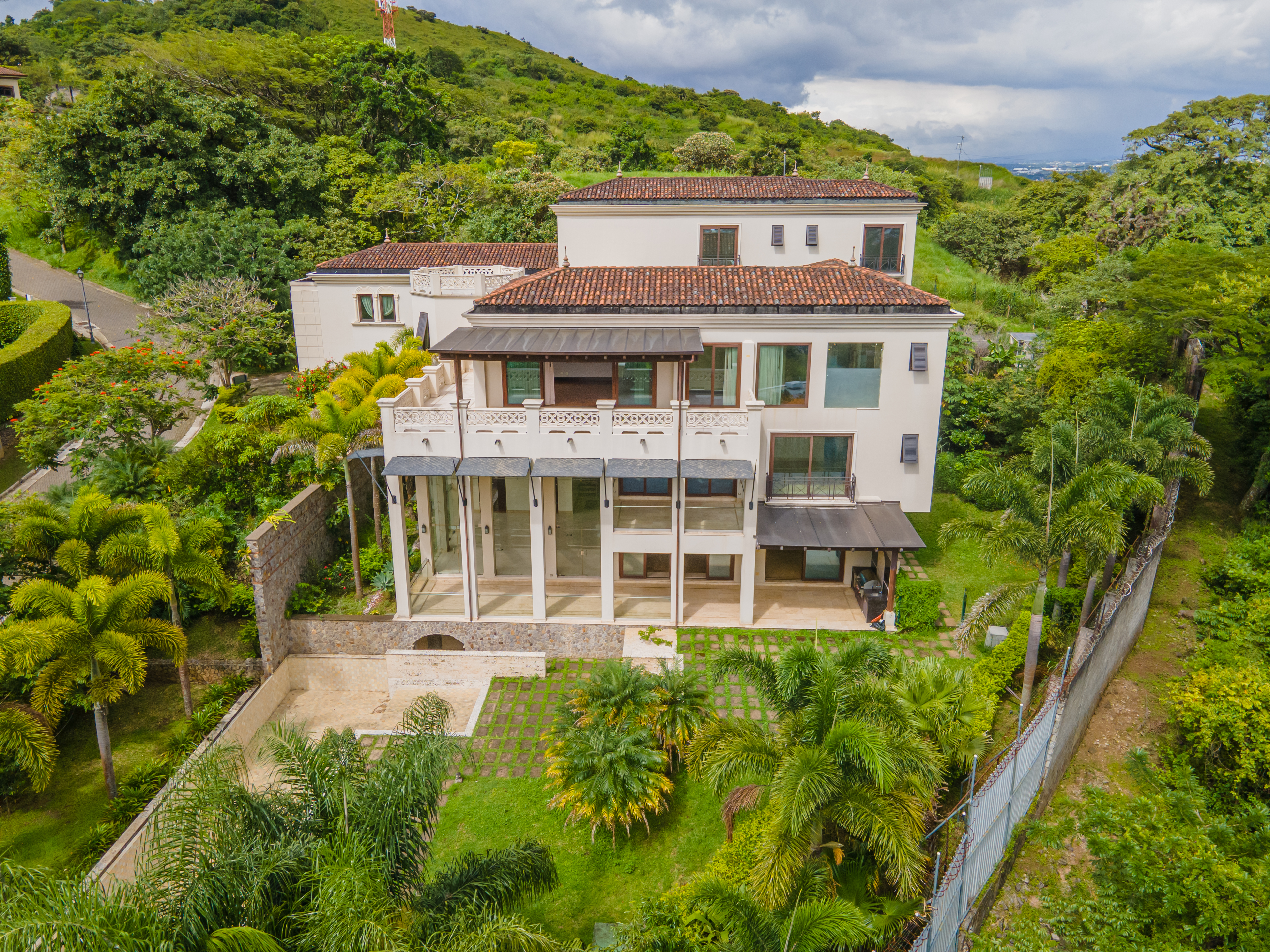 Villa Real, Pozos, Costa Rica, Pozos, San Jose, CR, 10 Bedrooms Bedrooms, ,10 BathroomsBathrooms,Residential,For Sale,Villa Real, Pozos, Costa Rica,1619802