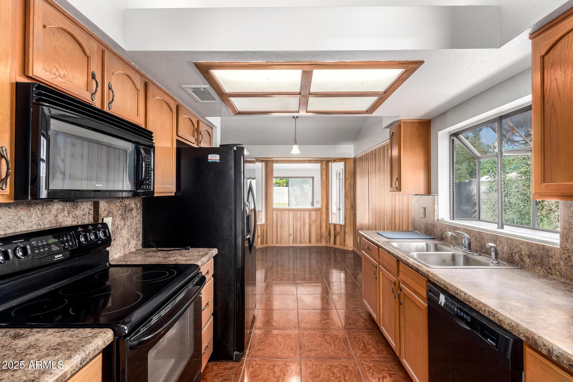 Glendale, Arizona, 85306, United States, 3 Bedrooms Bedrooms, ,3 BathroomsBathrooms,Residential,For Sale,2002867