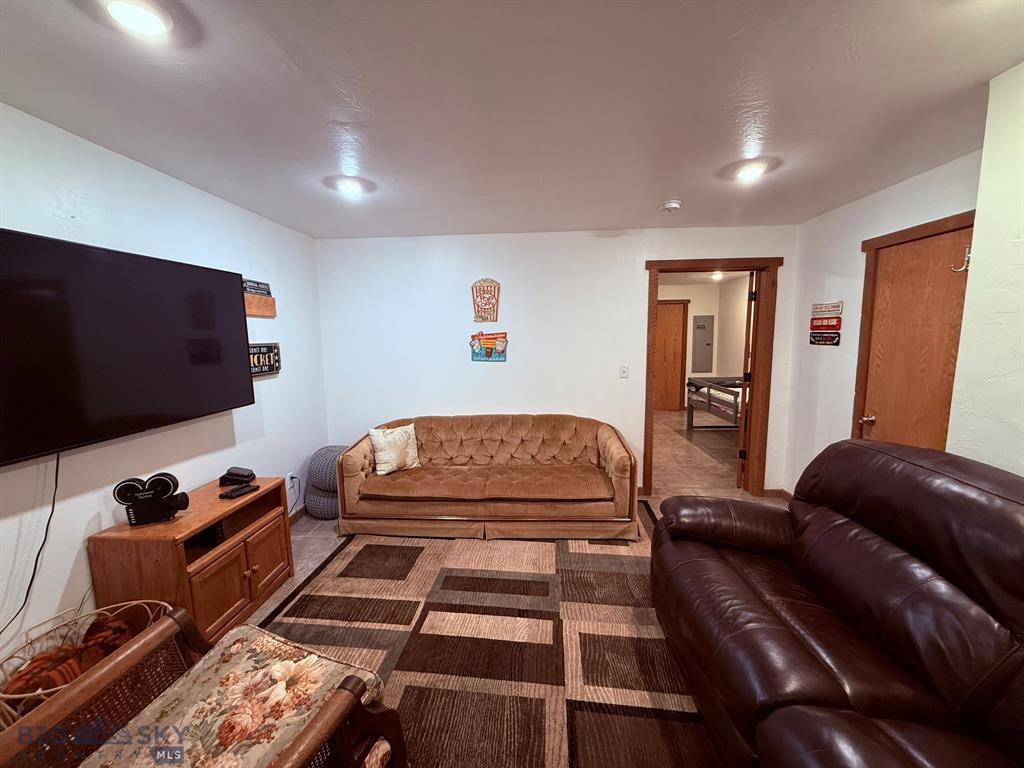 Anaconda, Montana, 59711, United States, 3 Bedrooms Bedrooms, ,3 BathroomsBathrooms,Residential,For Sale,1974006