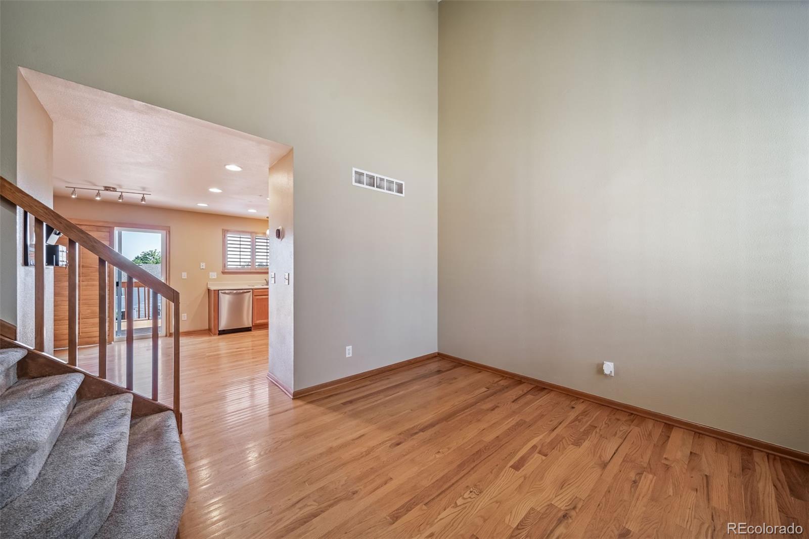 Castle Rock, Colorado, 80104, United States, 3 Bedrooms Bedrooms, ,3 BathroomsBathrooms,Residential,For Sale,1938878