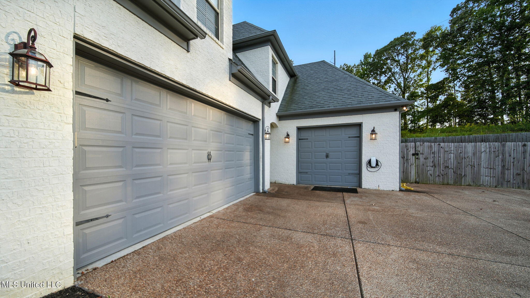 Hernando, Mississippi, 38632, United States, 4 Bedrooms Bedrooms, ,3 BathroomsBathrooms,Residential,For Sale,1978429