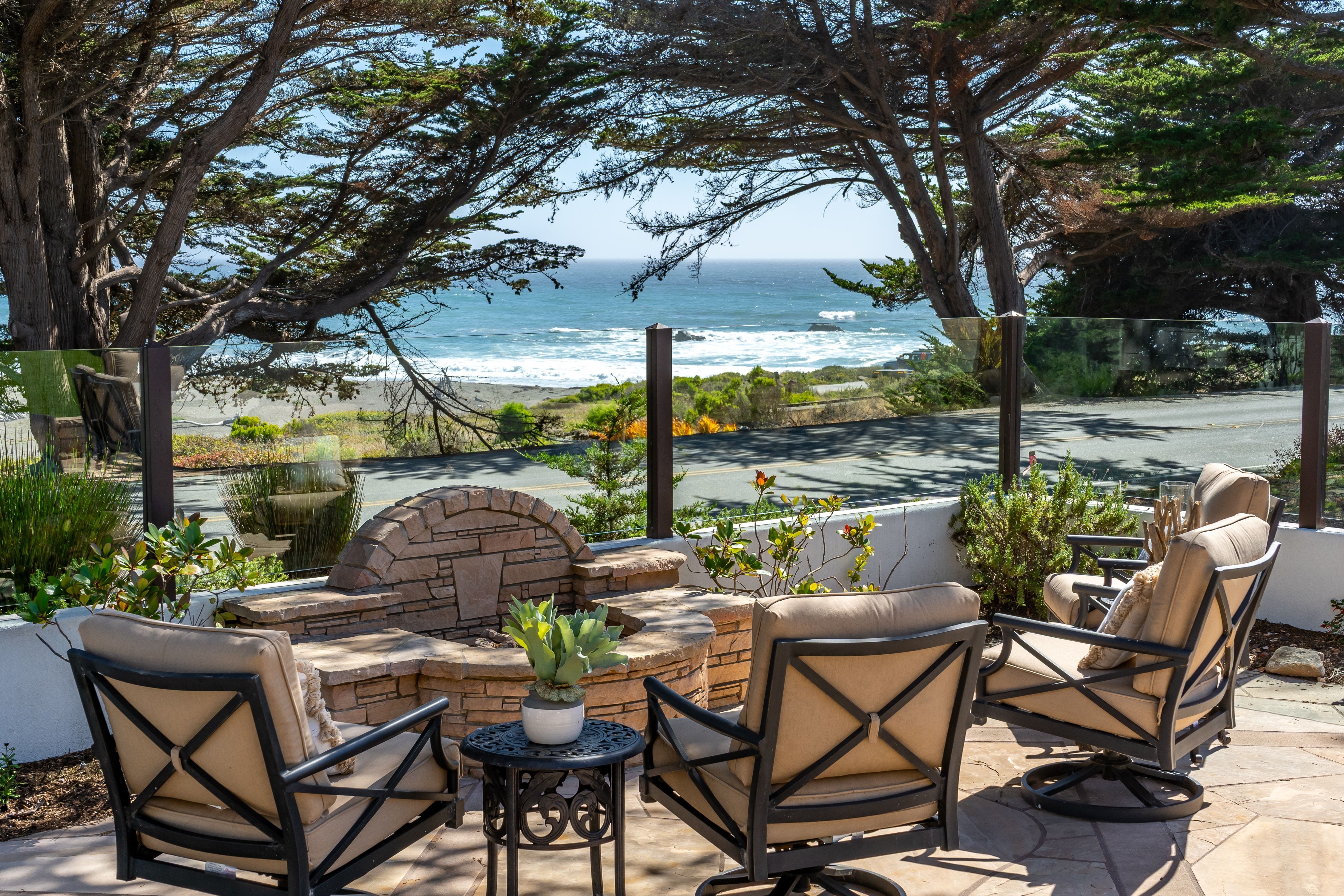  Rare Single-Level Oceanfront Retreat on World-Famous Moonstone Beach - 物件實景