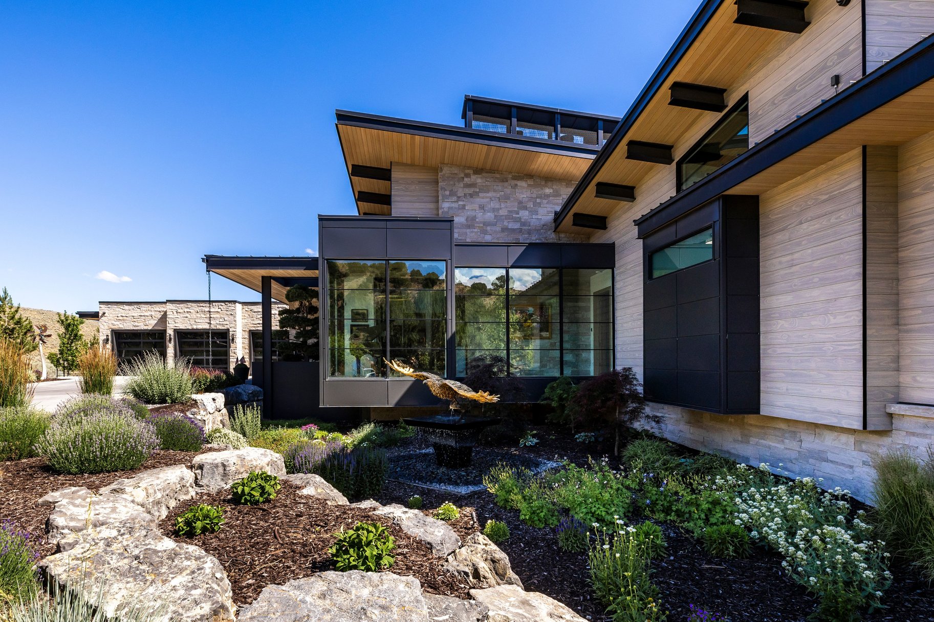  Luxury Lives Here  Architectural Masterpiece with Unmatched Privacy & Views - 物件實景