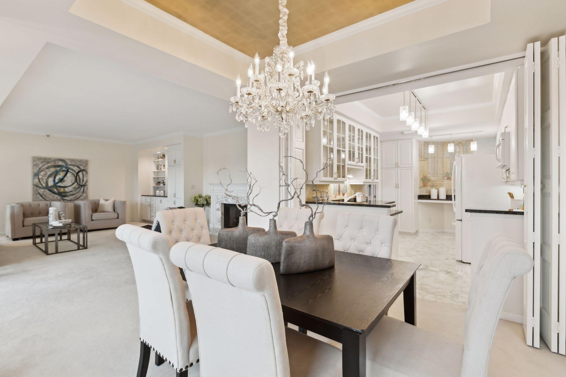 Minneapolis, Minnesota, 55403, United States, 2 Bedrooms Bedrooms, ,1 BathroomBathrooms,Residential,For Sale,1829145