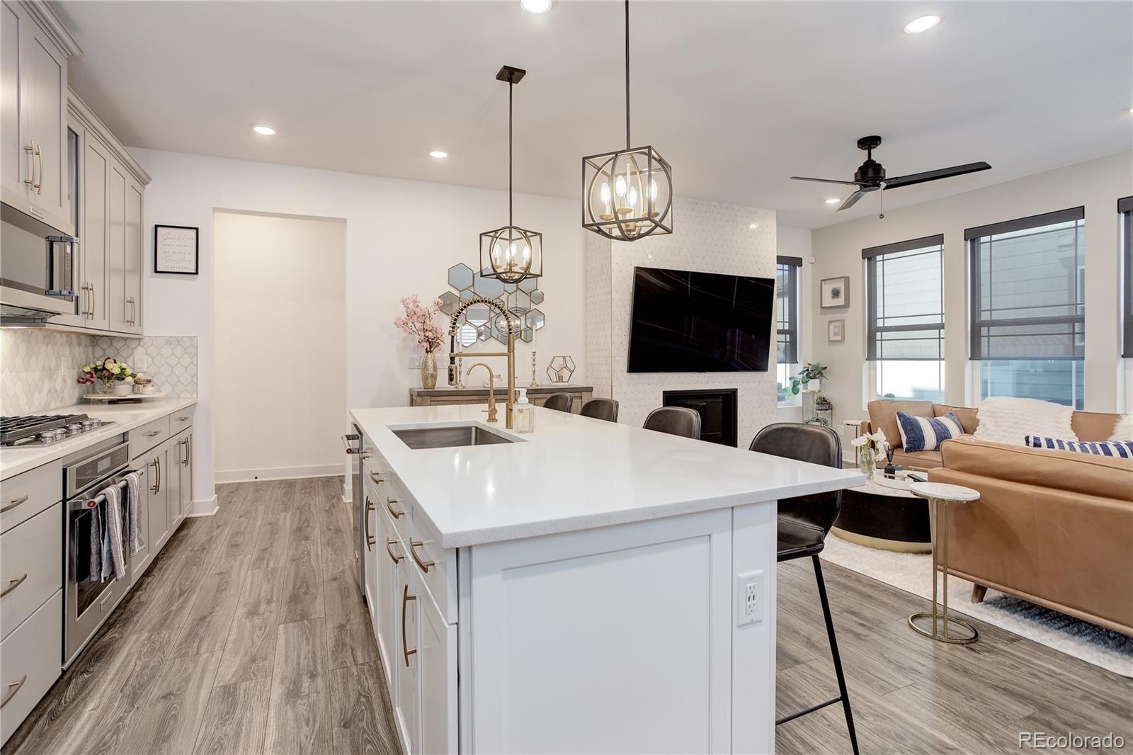 Castle Pines, Colorado, 80108, United States, 3 Bedrooms Bedrooms, ,2 BathroomsBathrooms,Residential,For Sale,1865426