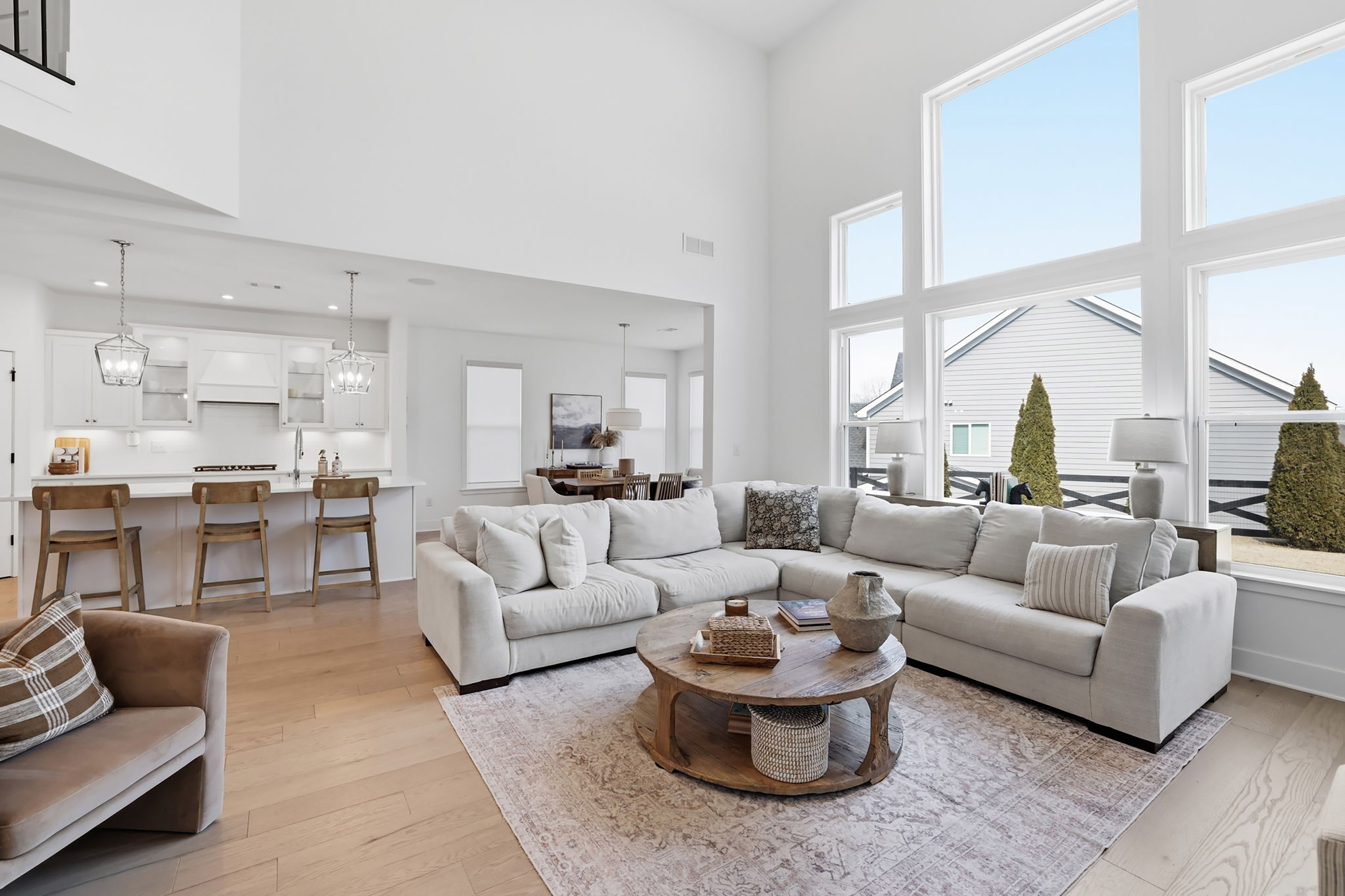  Stunning White Brick Modern Farmhouse Blends Timeless Charm with Elevated Design - 物件實景