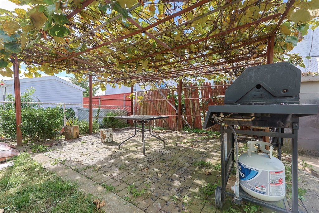 Fall River, Massachusetts, 02723, United States, 4 Bedrooms Bedrooms, ,Residential,For Sale,1978257