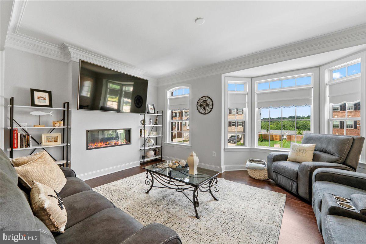 Woodbridge, Virginia, 22193, United States, 3 Bedrooms Bedrooms, ,4 BathroomsBathrooms,Residential,For Sale,1921081