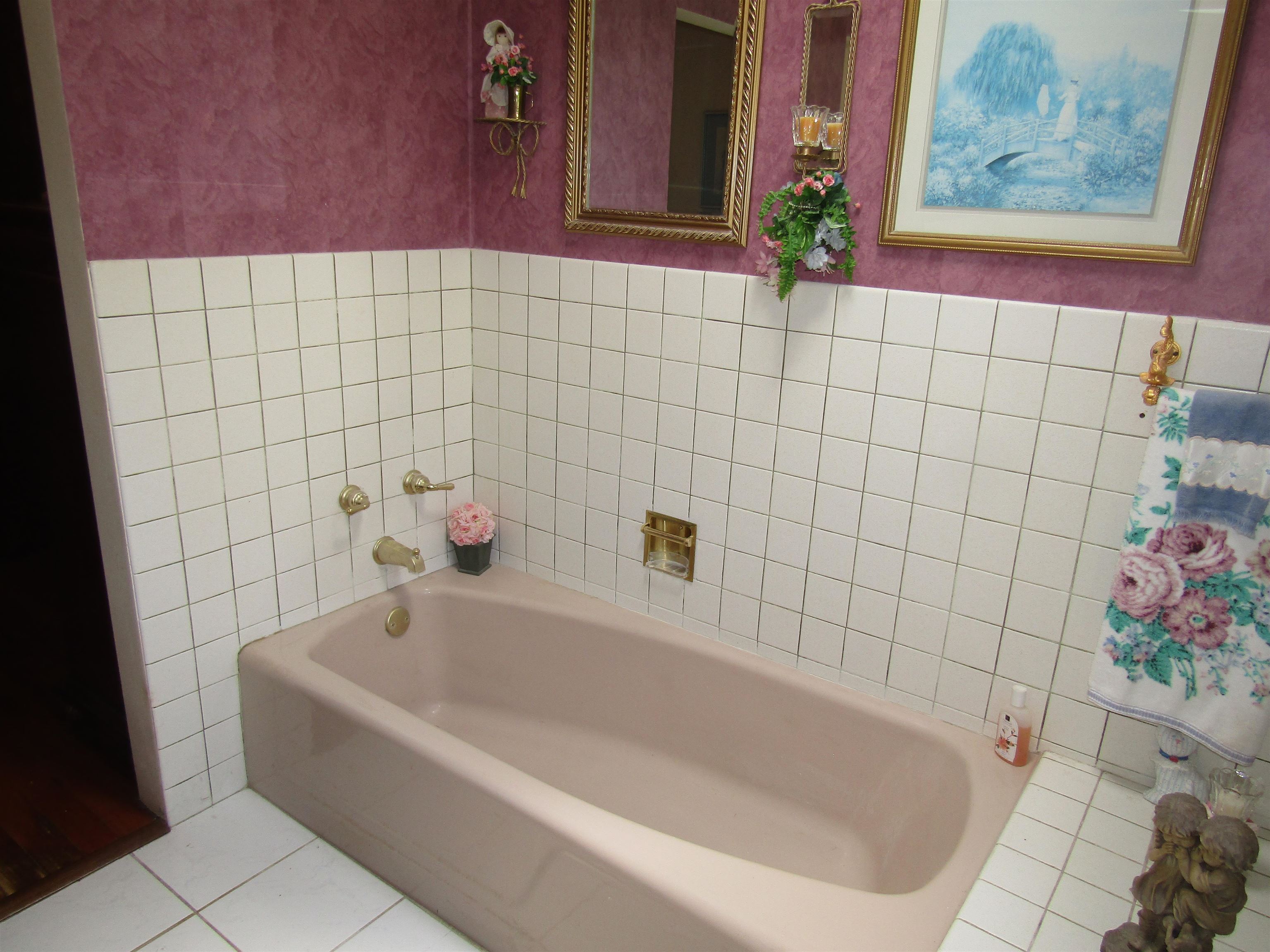 Beloit, Wisconsin, 53511, United States, 6 Bedrooms Bedrooms, ,5 BathroomsBathrooms,Residential,For Sale,1923330