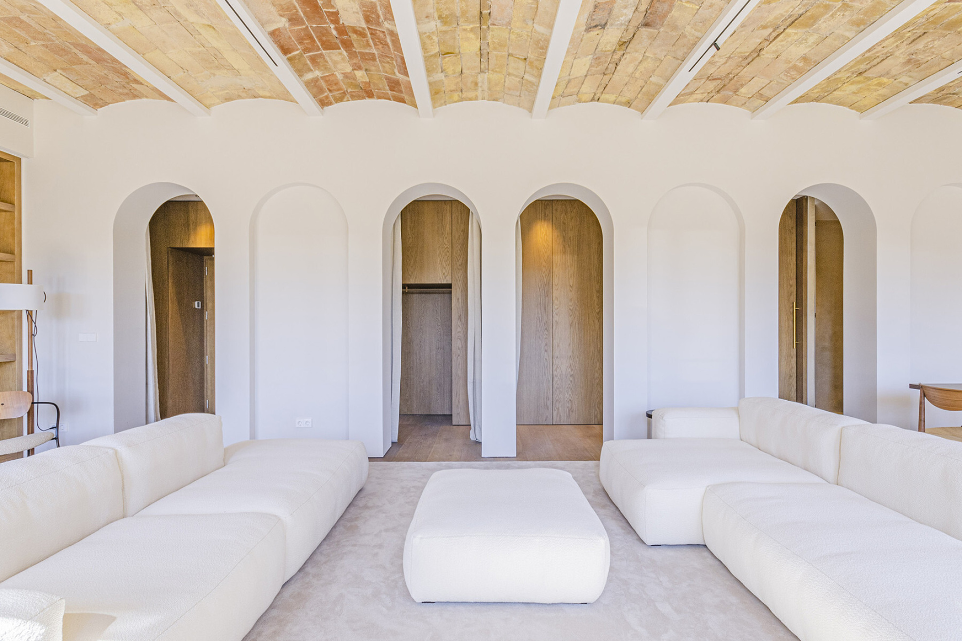  Stunning renovated property with panoramic views and abundant natural light - 物件實景