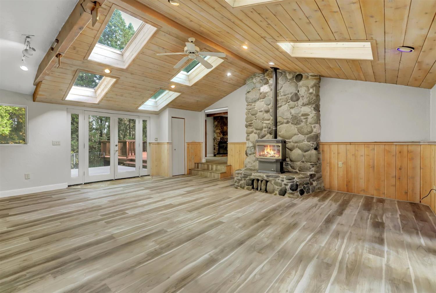 Nevada City, California, 95959, United States, 3 Bedrooms Bedrooms, ,2 BathroomsBathrooms,Residential,For Sale,1992371