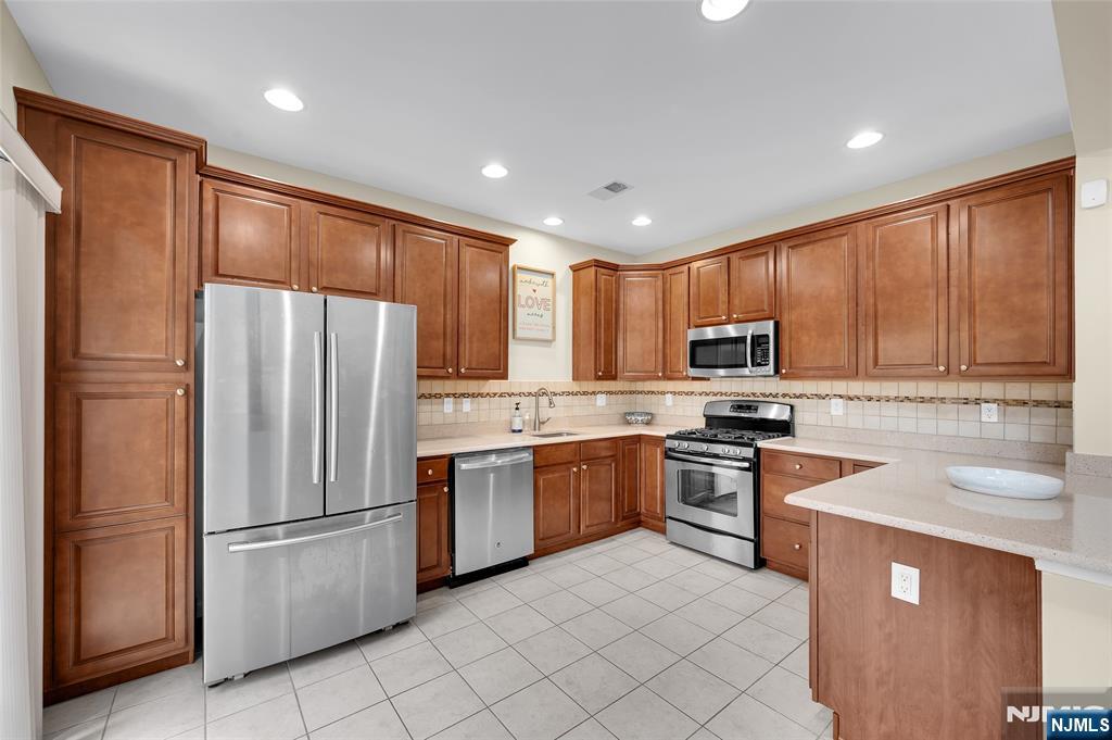 North Brunswick, New Jersey, 08902, United States, 3 Bedrooms Bedrooms, ,4 BathroomsBathrooms,Residential,For Sale,1987579