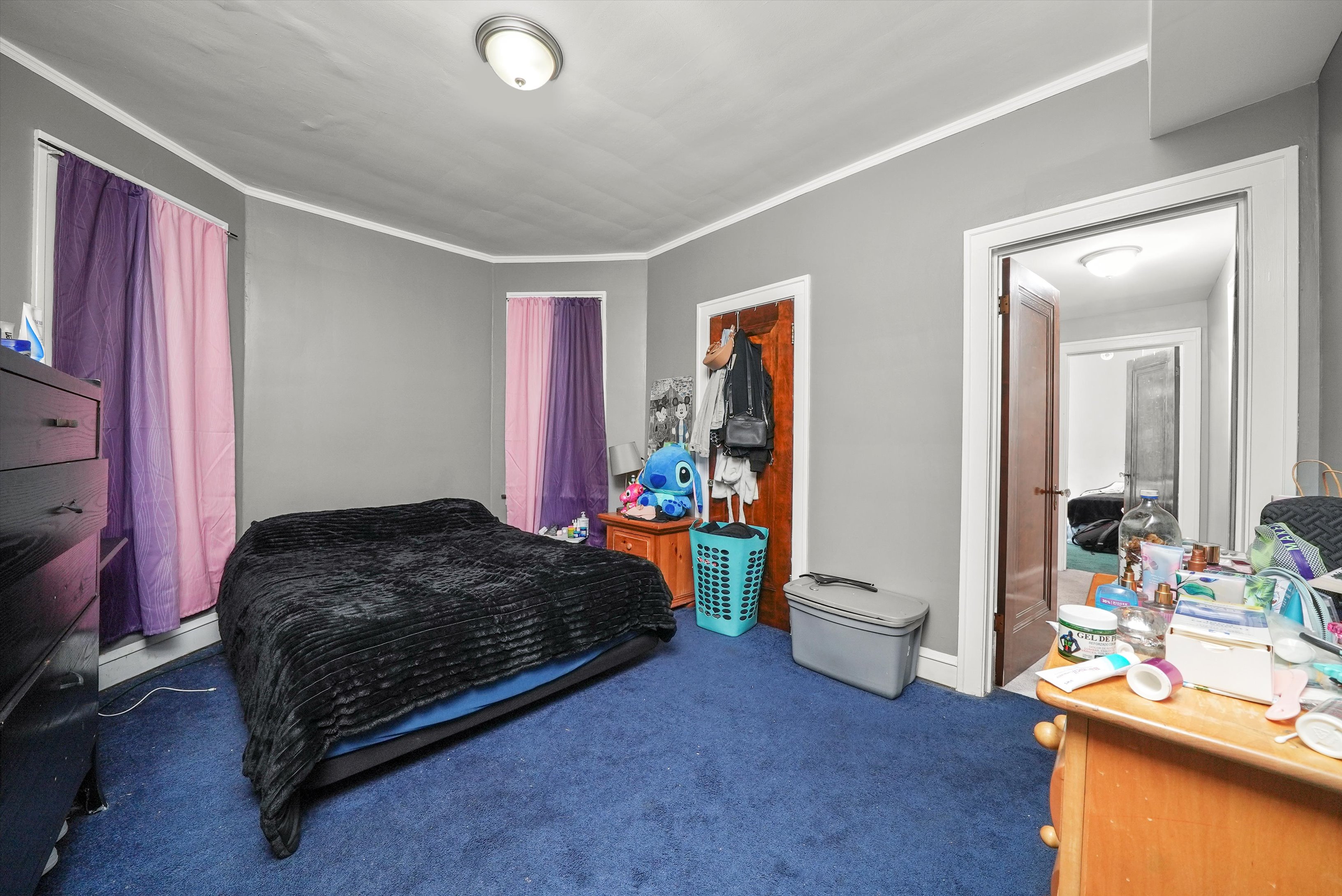 Chicago, Illinois, 60639, United States, 8 Bedrooms Bedrooms, ,3 BathroomsBathrooms,Residential,For Sale,1986101