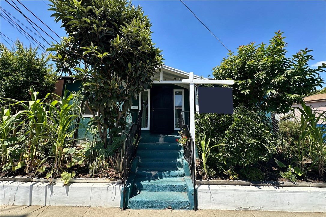 Los Angeles, California, 90047, United States, 3 Bedrooms Bedrooms, ,2 BathroomsBathrooms,Residential,For Sale,1980559