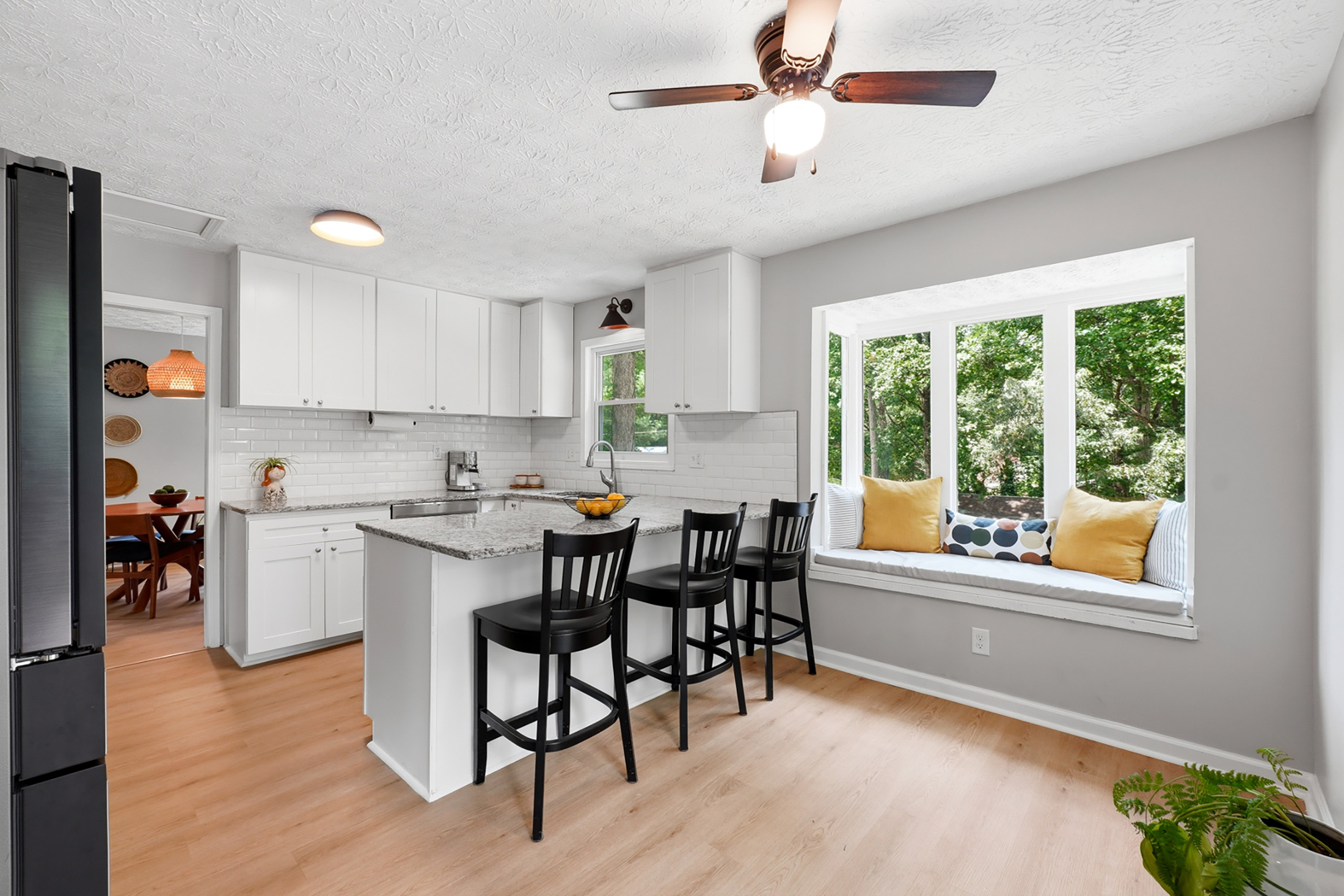  Lassiter HS Contemporary – Architectural Character Meets Thoughtful Renovation - 物件實景