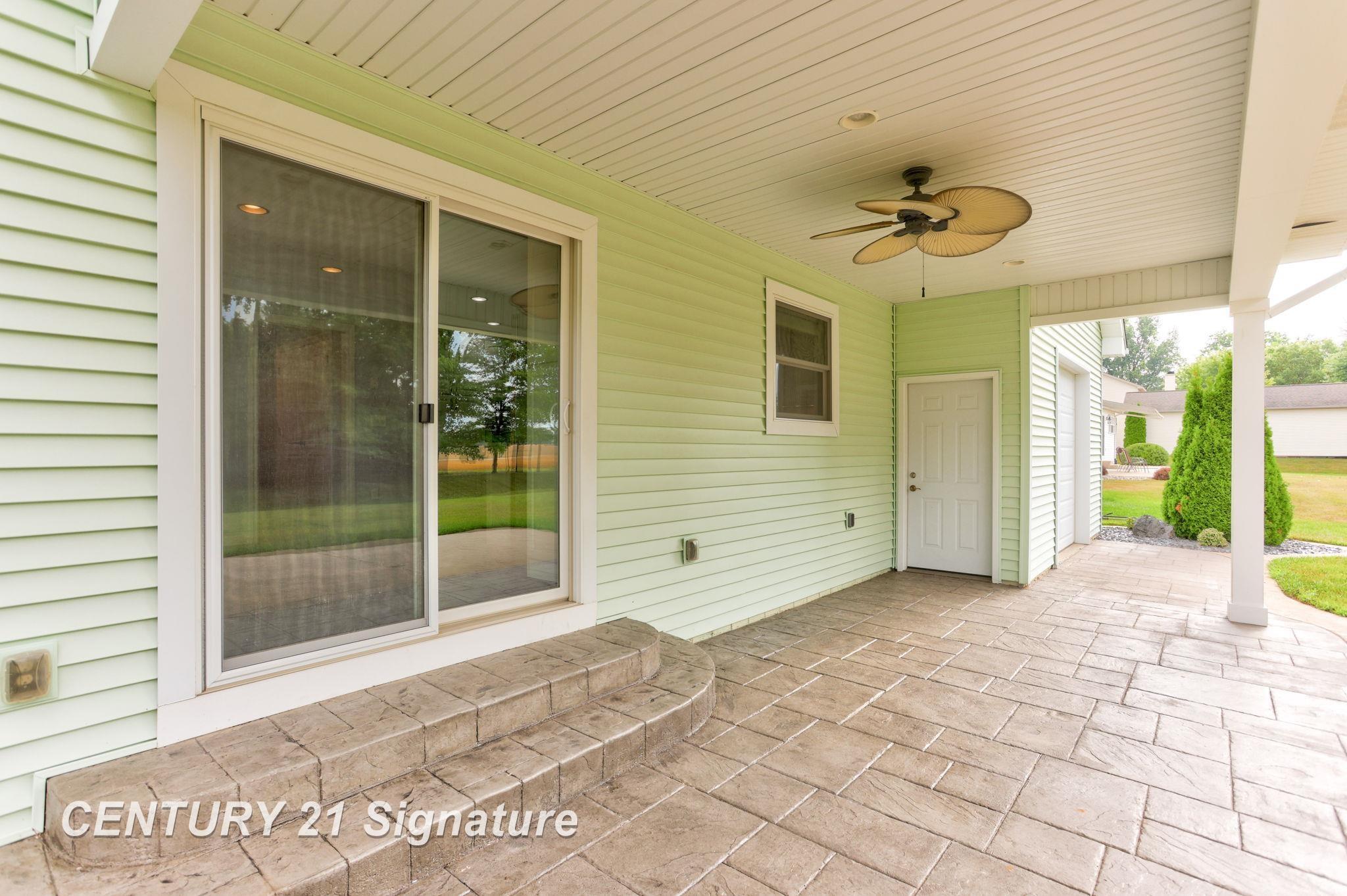 Freeland, Michigan, 48623, United States, 4 Bedrooms Bedrooms, ,3 BathroomsBathrooms,Residential,For Sale,1924442