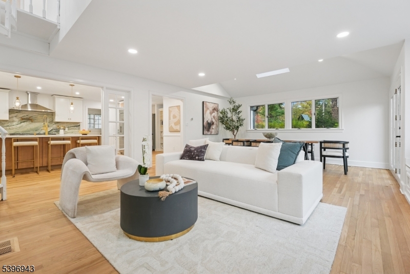 South Orange Village Twp., New Jersey, 07079, United States, 8 Bedrooms Bedrooms, ,7 BathroomsBathrooms,Residential,For Sale,1991818