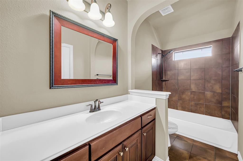 Grand Prairie, Texas, 75054, United States, 4 Bedrooms Bedrooms, ,4 BathroomsBathrooms,Residential,For Sale,1977101