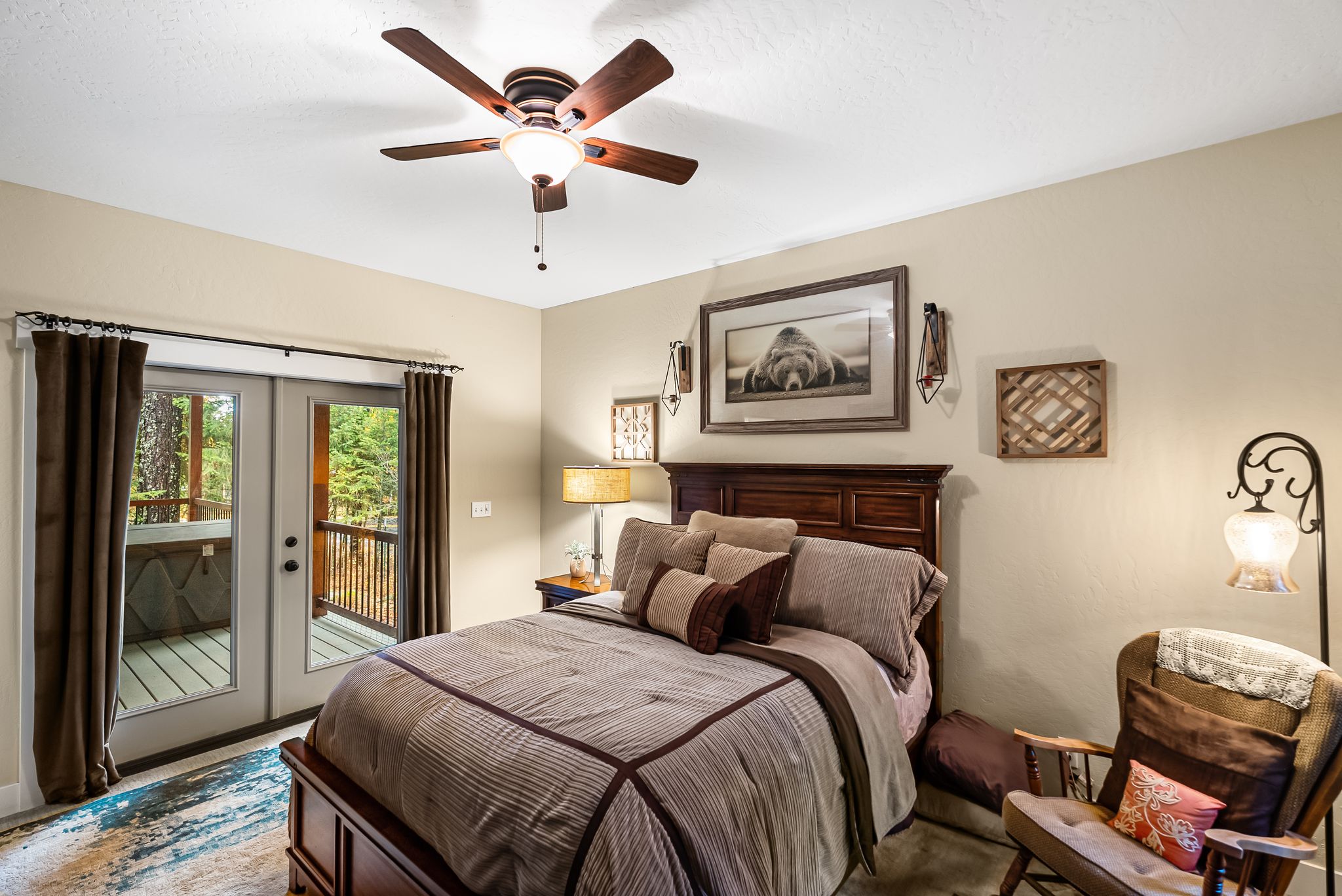 Sandpoint, Idaho, 83864, United States, 2 Bedrooms Bedrooms, ,3 BathroomsBathrooms,Residential,For Sale,1991135