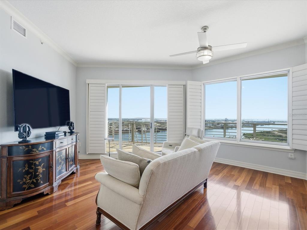 Tampa, Florida, 33602, United States, 2 Bedrooms Bedrooms, ,3 BathroomsBathrooms,Residential,For Sale,2003019