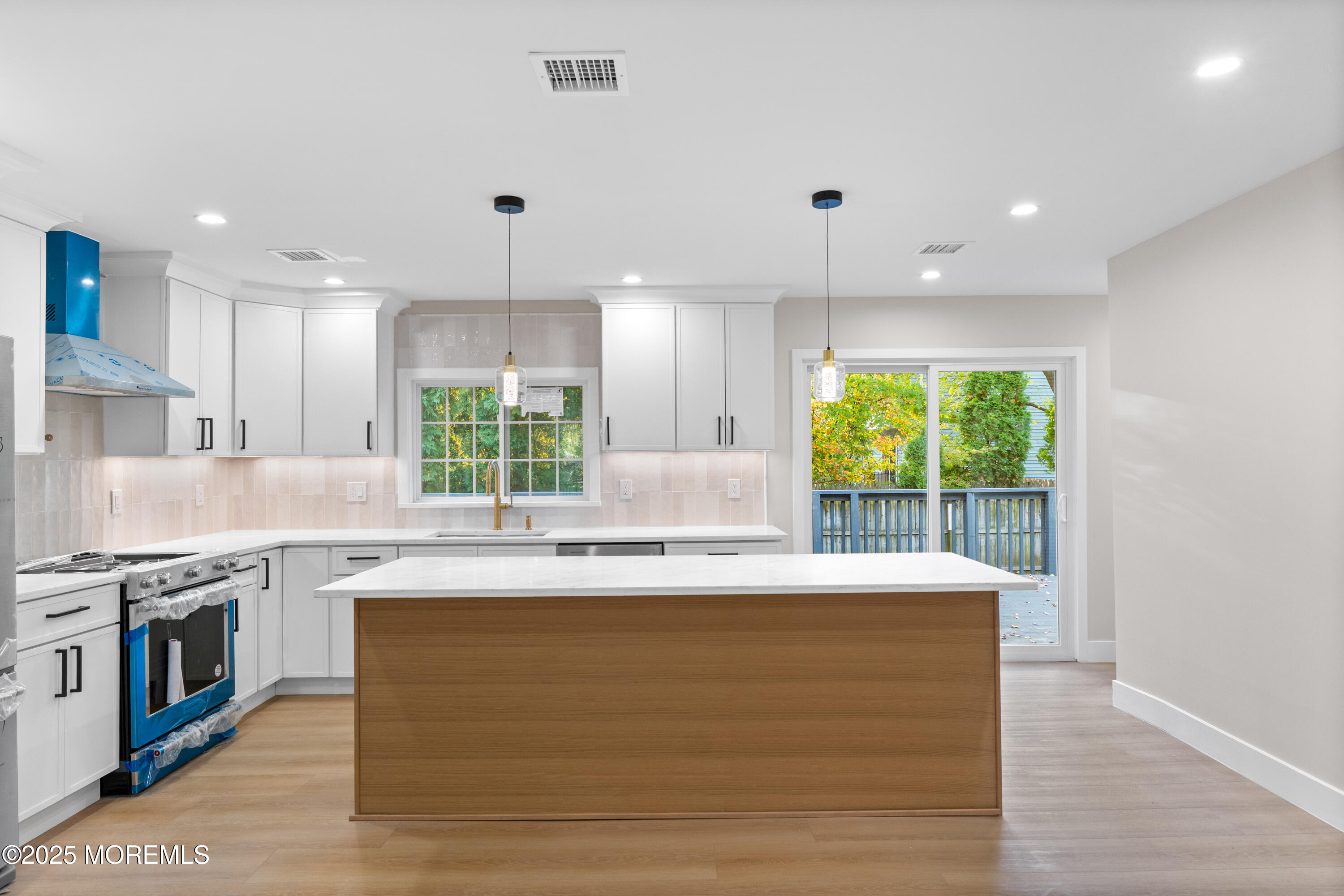 Middletown, New Jersey, 07748, United States, 3 Bedrooms Bedrooms, ,3 BathroomsBathrooms,Residential,For Sale,1987371