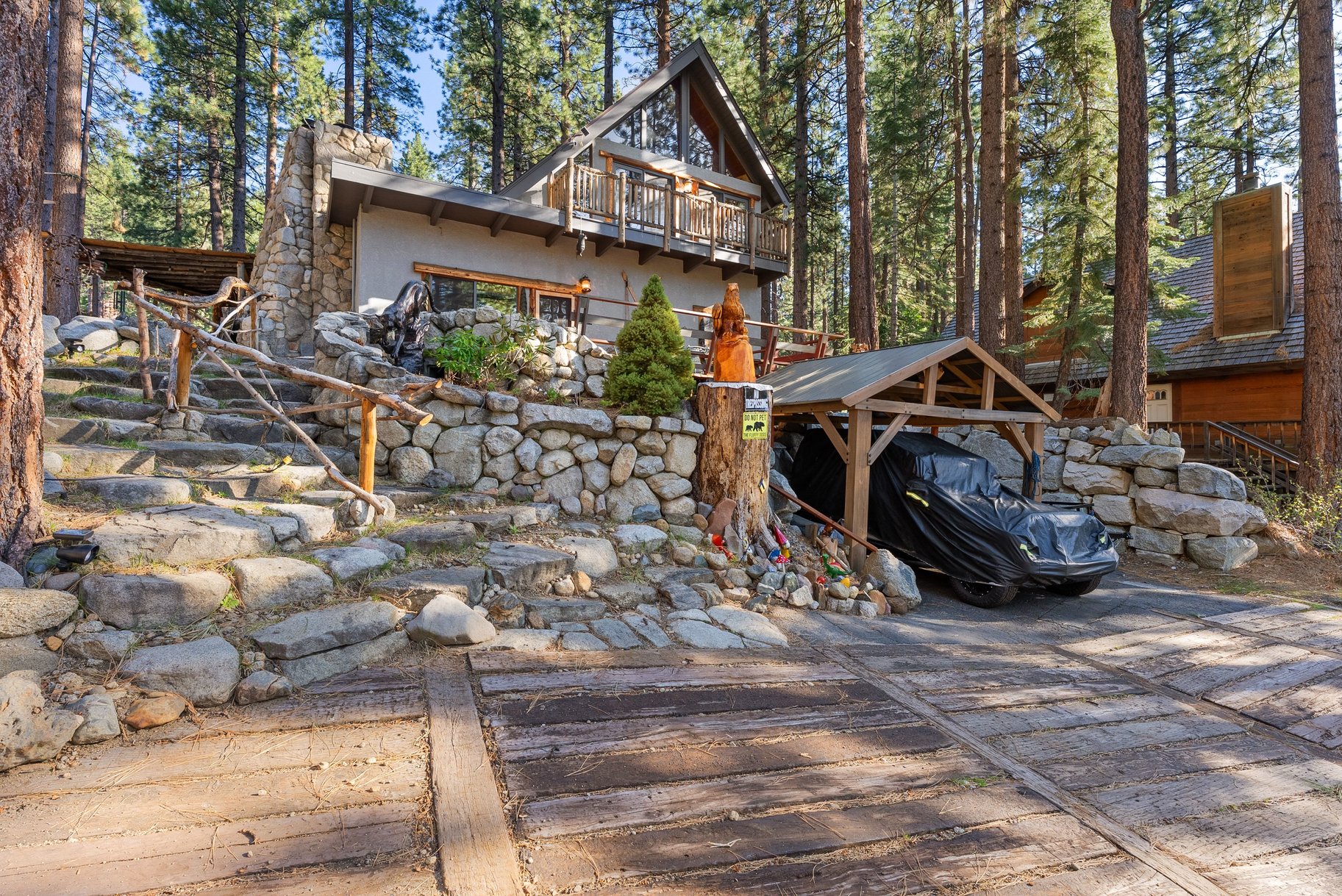  Turnkey Tahoe Retreat Backing to National Forest  Fully Remodeled & Furnish - 物件實景