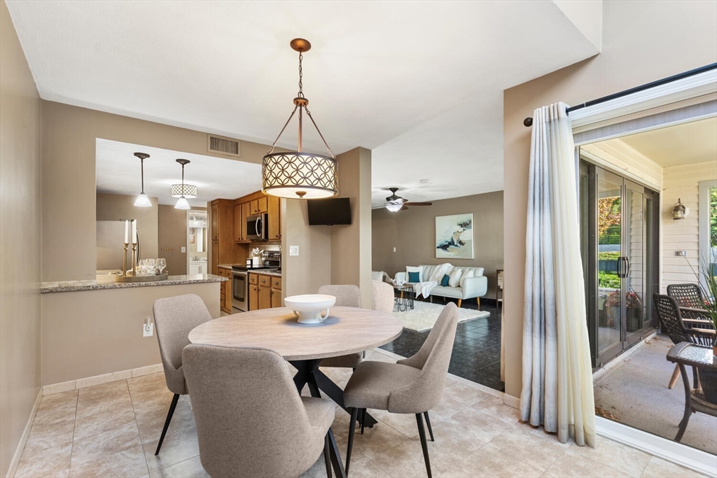 Peabody, Massachusetts, 01940, United States, 2 Bedrooms Bedrooms, ,3 BathroomsBathrooms,Residential,For Sale,1989957