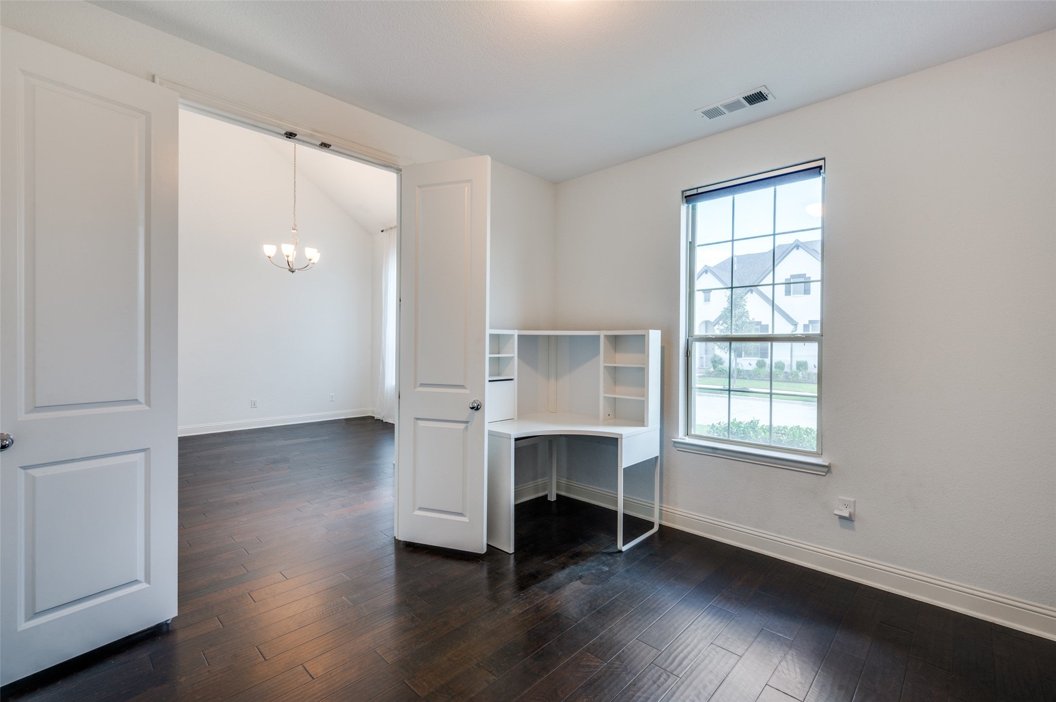 Arlington, Texas, 76005, United States, 3 Bedrooms Bedrooms, ,3 BathroomsBathrooms,Residential,For Sale,1977592