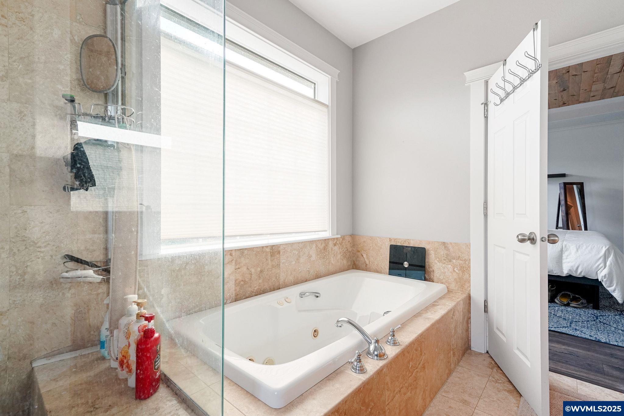 Albany, Oregon, 97321, United States, 3 Bedrooms Bedrooms, ,2 BathroomsBathrooms,Residential,For Sale,1992876