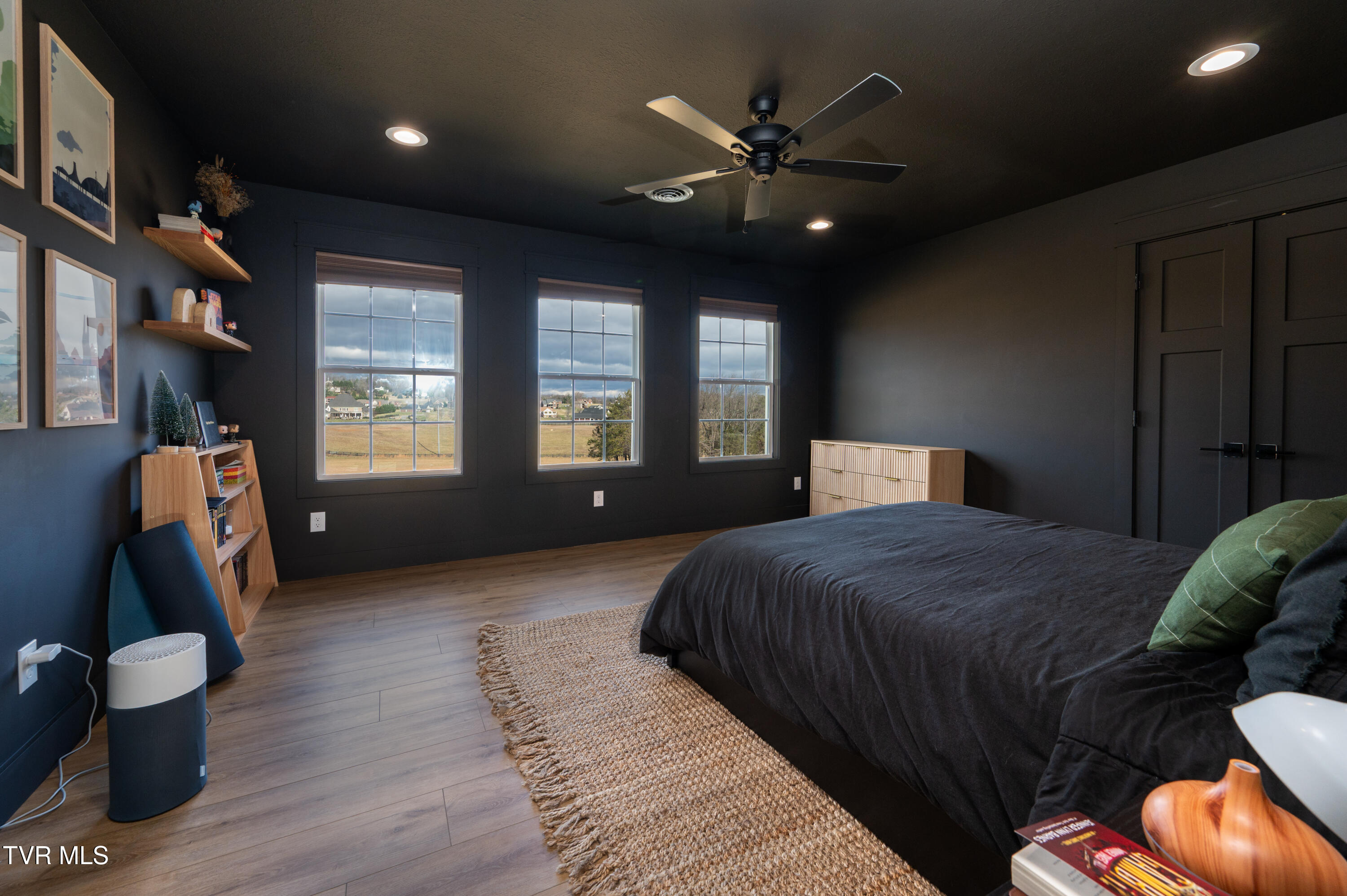 Greeneville, Tennessee, 37745, United States, 4 Bedrooms Bedrooms, ,3 BathroomsBathrooms,Residential,For Sale,2005652