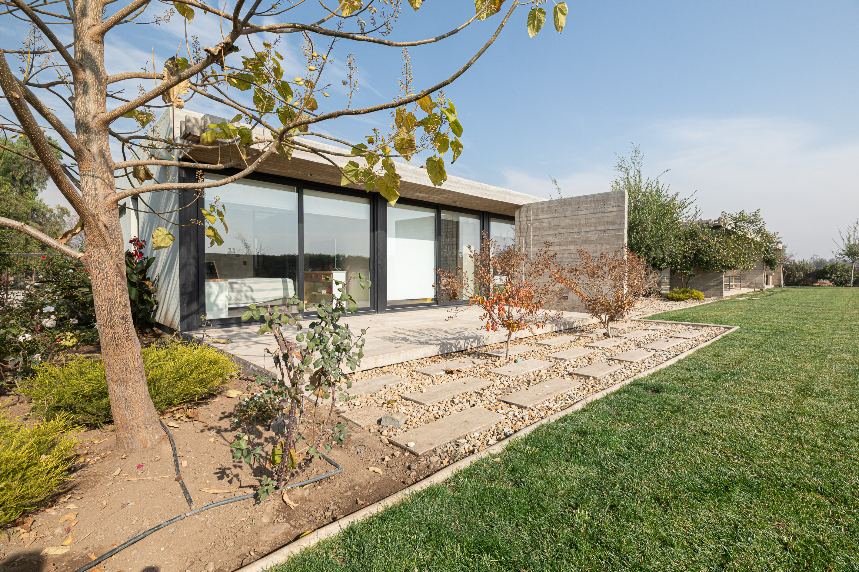  Modern 4-Bedroom Home in Las Brisas Gated Community - 物件實景