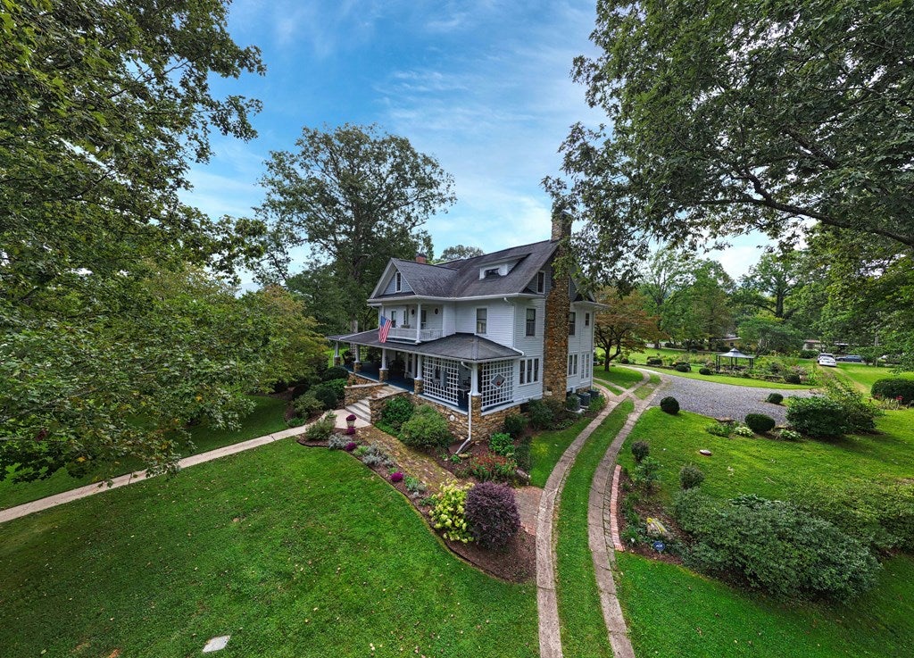 Andrews, North Carolina, 28901, United States, 5 Bedrooms Bedrooms, ,4 BathroomsBathrooms,Residential,For Sale,1912195