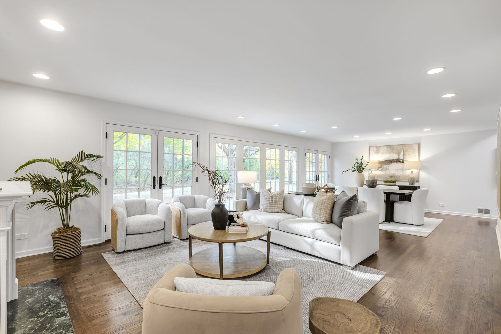 Lake Forest, Illinois, 60045, United States, 4 Bedrooms Bedrooms, ,3 BathroomsBathrooms,Residential,For Sale,1989668