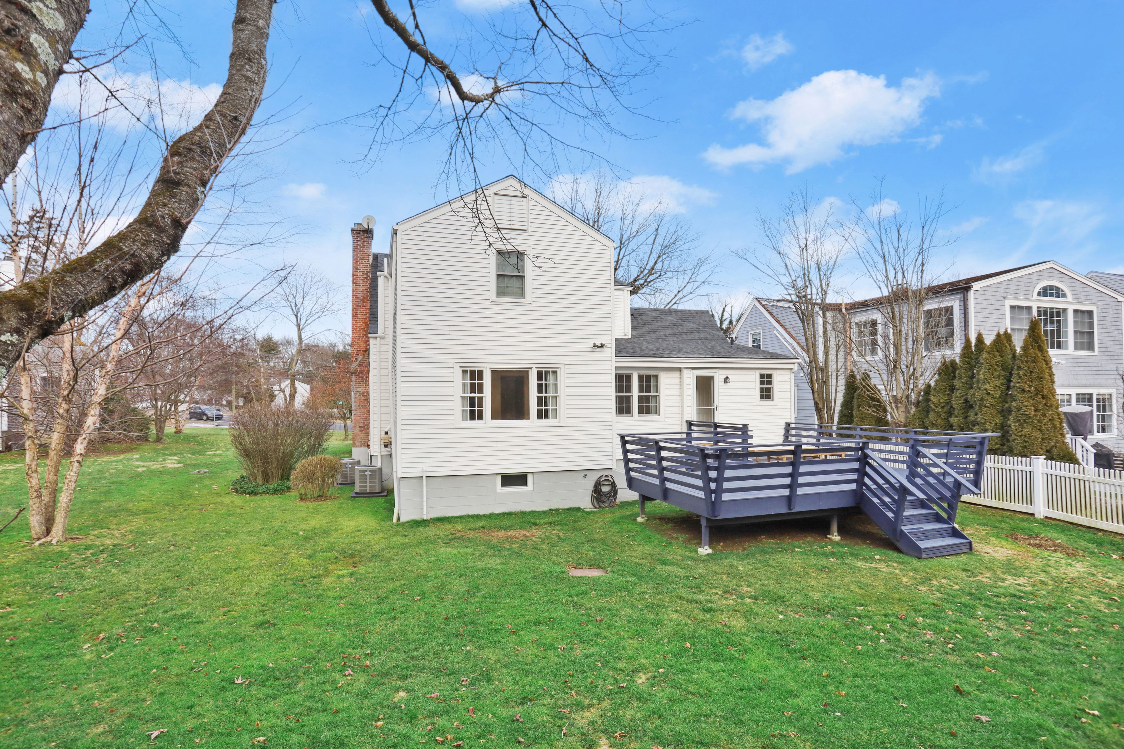  21 Sound Beach Avenue - 物件實景