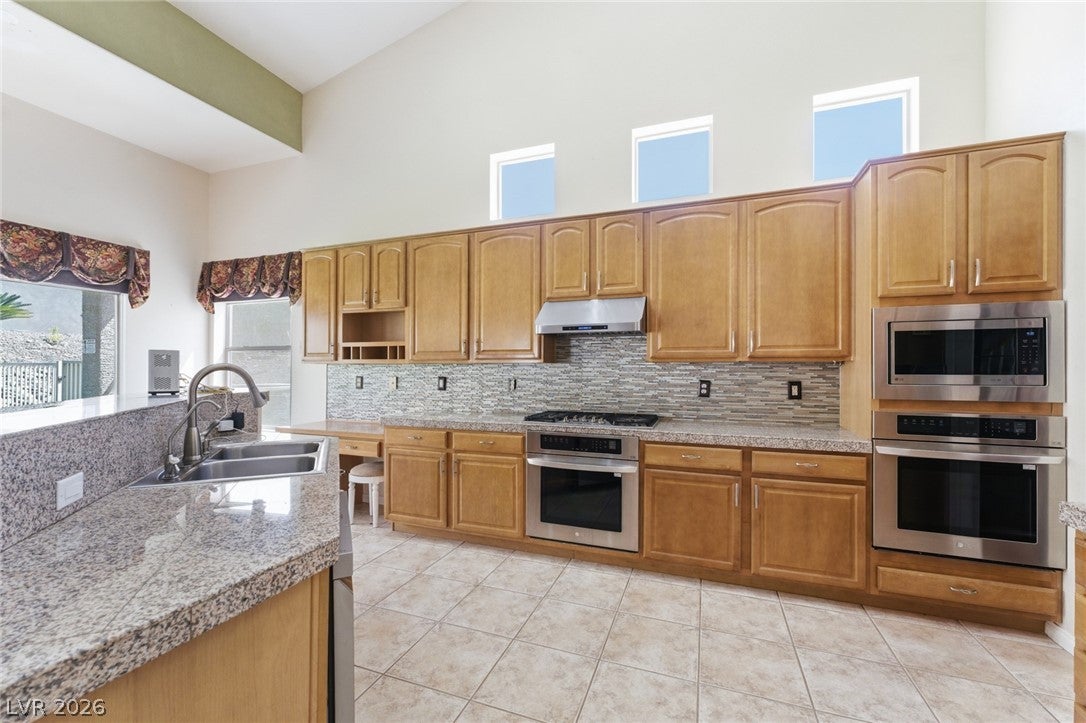 Las Vegas, Nevada, 89110, United States, 6 Bedrooms Bedrooms, ,3 BathroomsBathrooms,Residential,For Sale,1987091