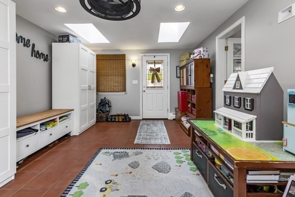 Methuen, Massachusetts, 01844, United States, 4 Bedrooms Bedrooms, ,2 BathroomsBathrooms,Residential,For Sale,2048682