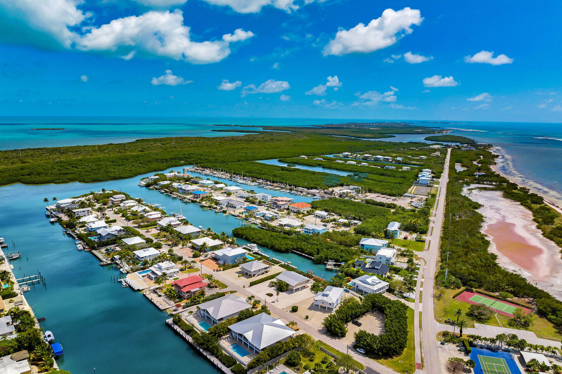 MARATHON, Florida, 33050, United States, 3 Bedrooms Bedrooms, ,2 BathroomsBathrooms,Residential,For Sale,2002078